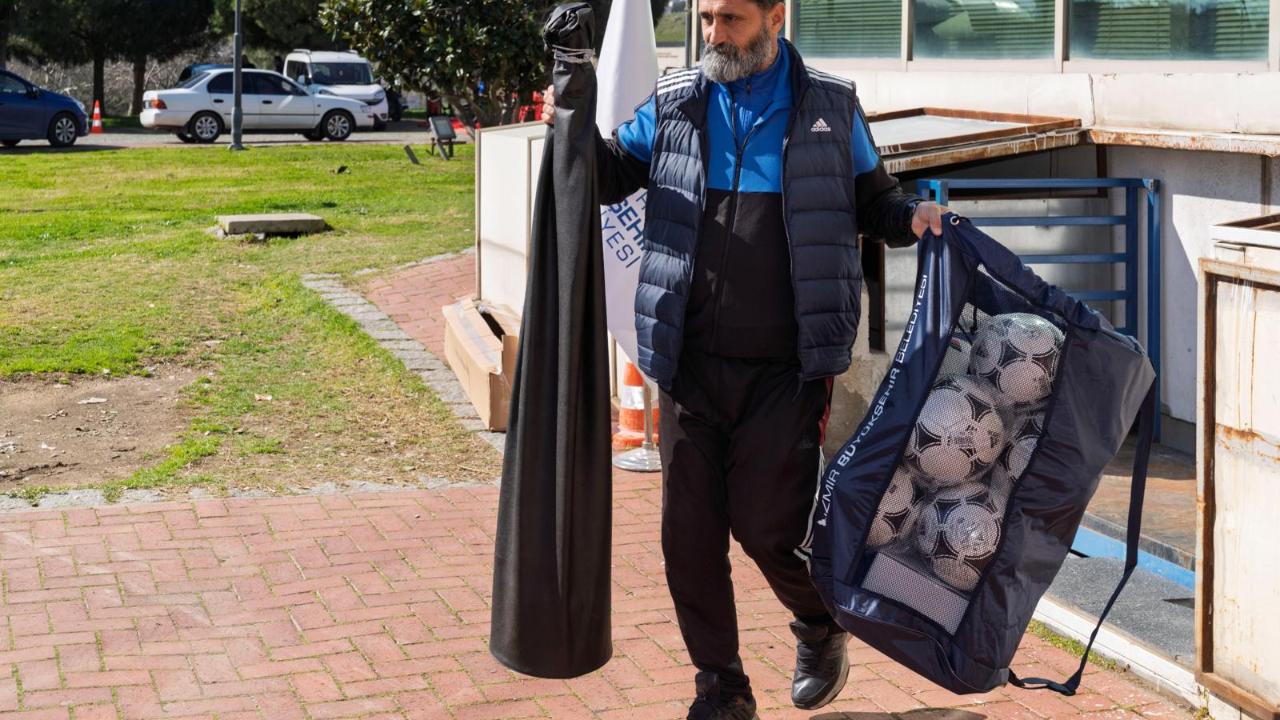 İzmir’de amatör spora 25 milyonluk can suyu