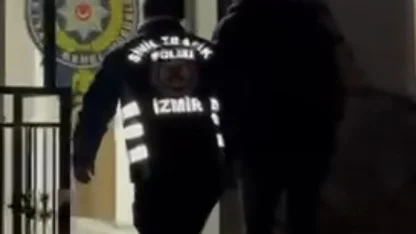 İzmir’de drift yaparken dükkana çarpan sürücü yakalandı