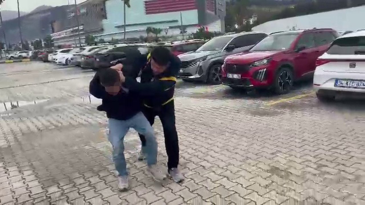 Kadınlar tuvaletinde kabine saklanarak 15 kadının fotoğraf ve videosunu çeken erkek şahıs hayrete düşürdü