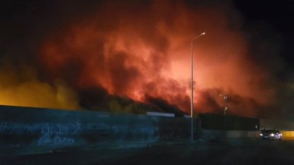 Kadirli OSB’de tavuk fabrikasında çıkan yangın sabaha karşı söndürüldü