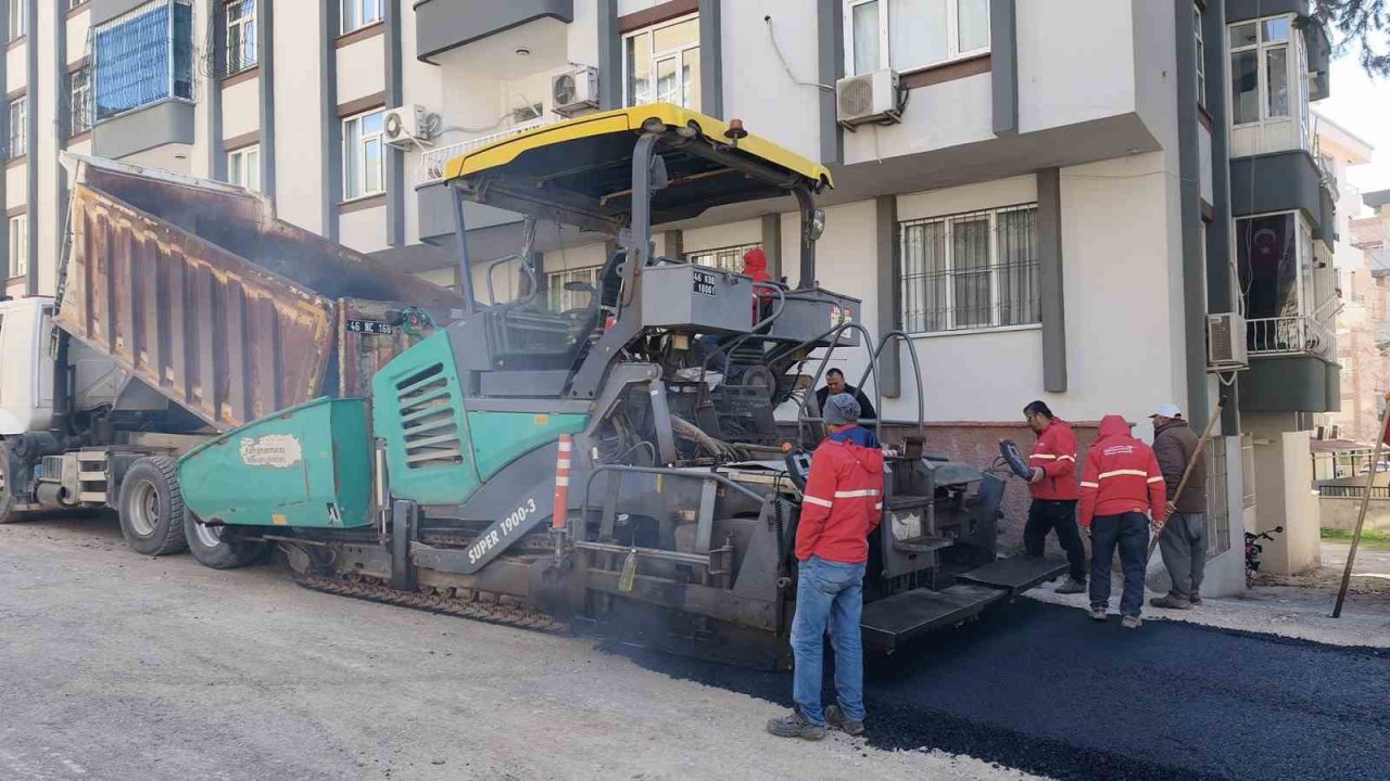 Kahramanmaraş’ta asfalt yenileme çalışmaları sürüyor