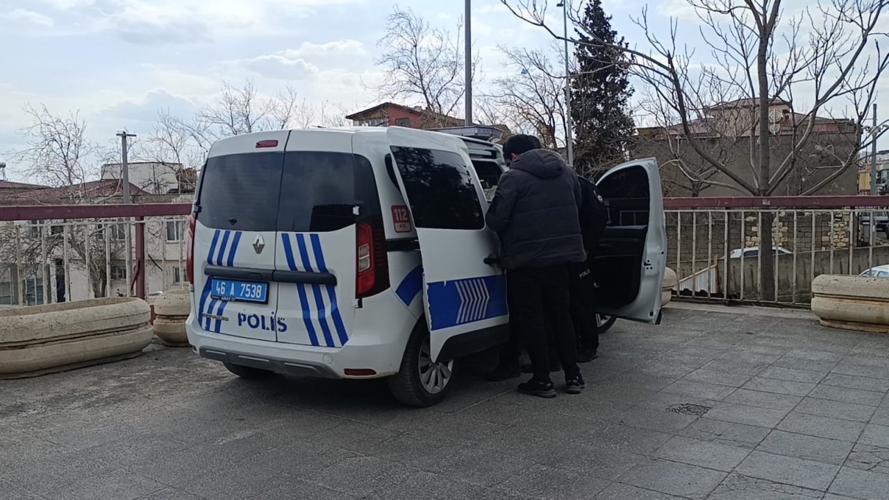 Kahramanmaraş’ta ’bir dal sigara’ tartışması bıçaklı kavgaya dönüştü: 1 yaralı