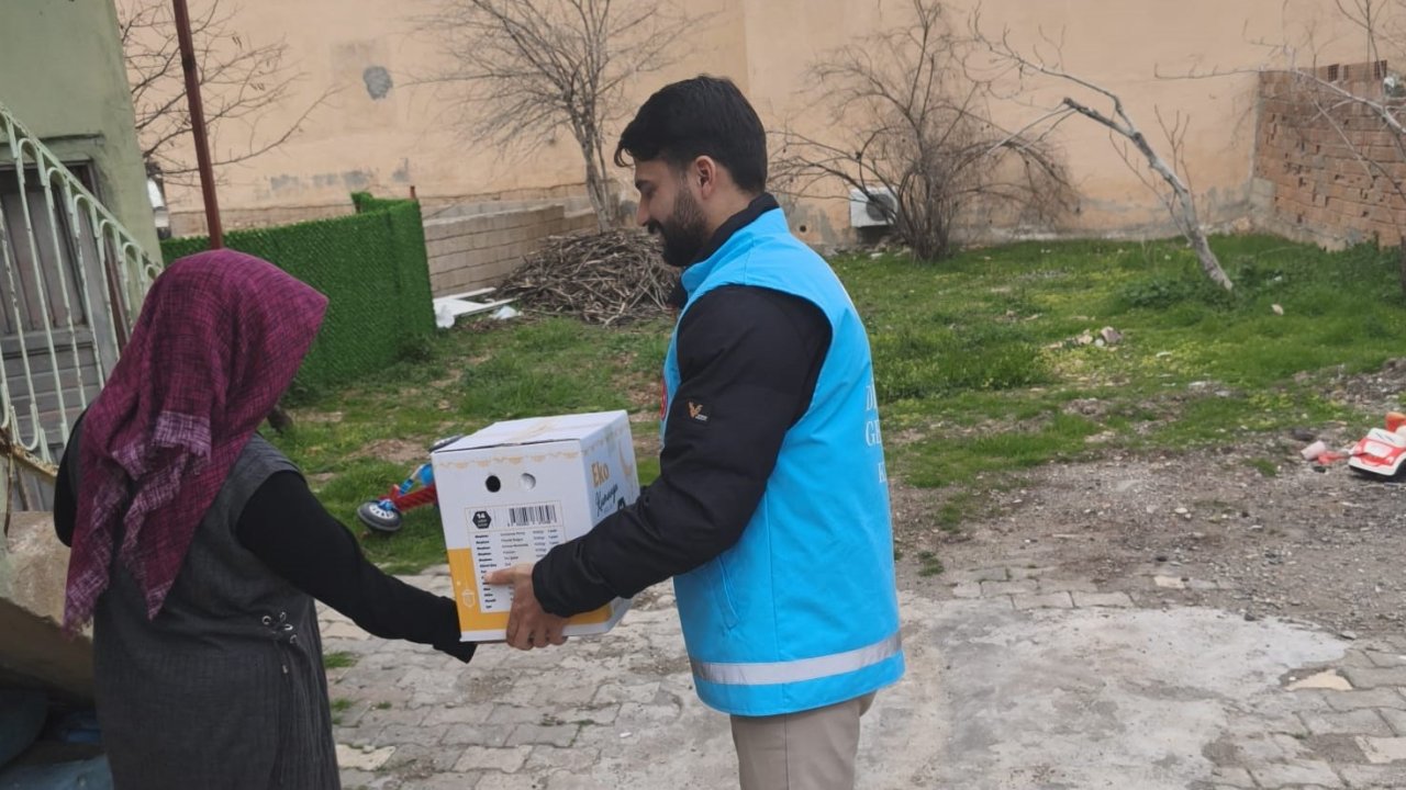 Kahta KYK Öğrencilerinden Ramazan’da gönüllere dokunan yardım