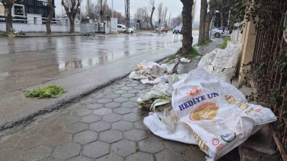 Kaldırımları çöplük gibi kullanıyorlar