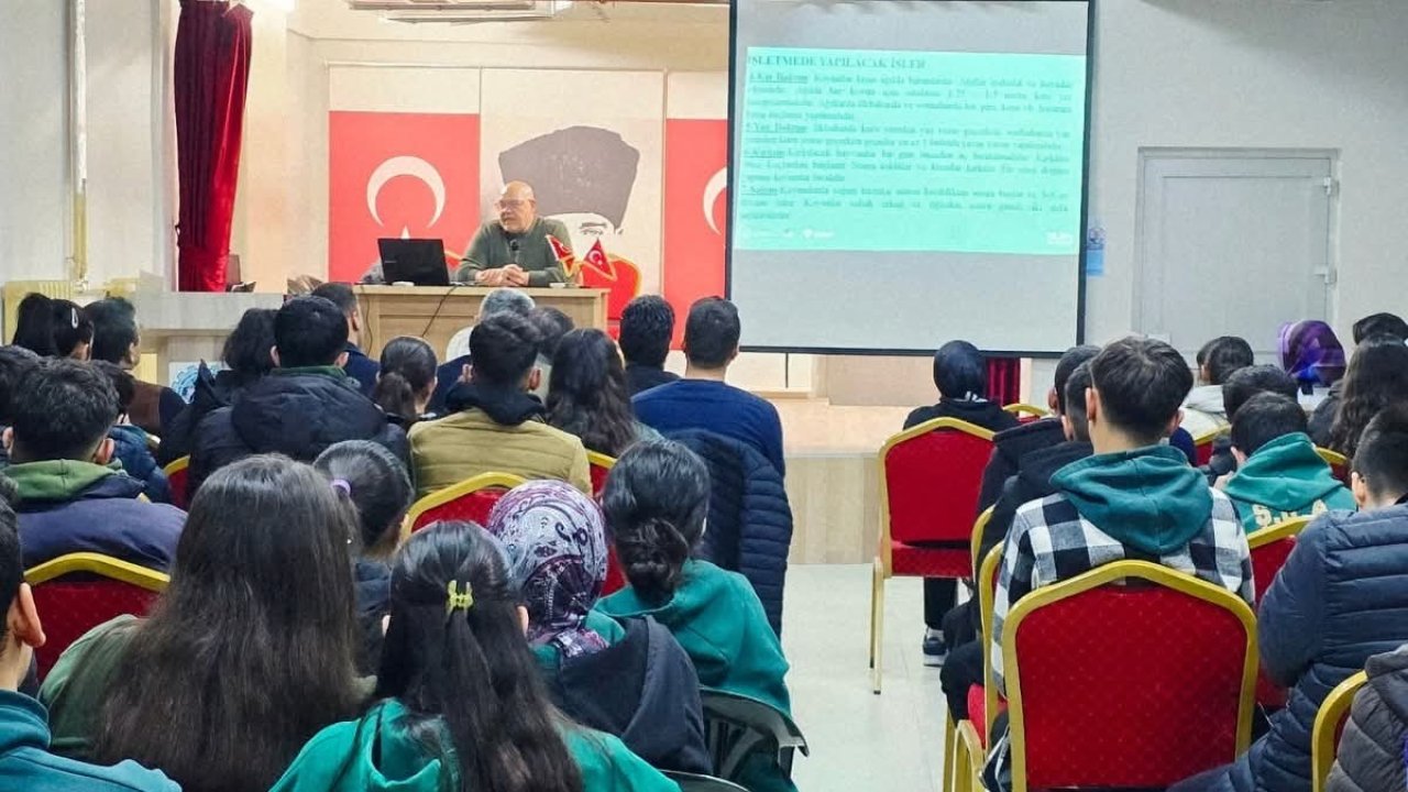 Karapınar’da lise öğrencileriyle bilim söyleşisi