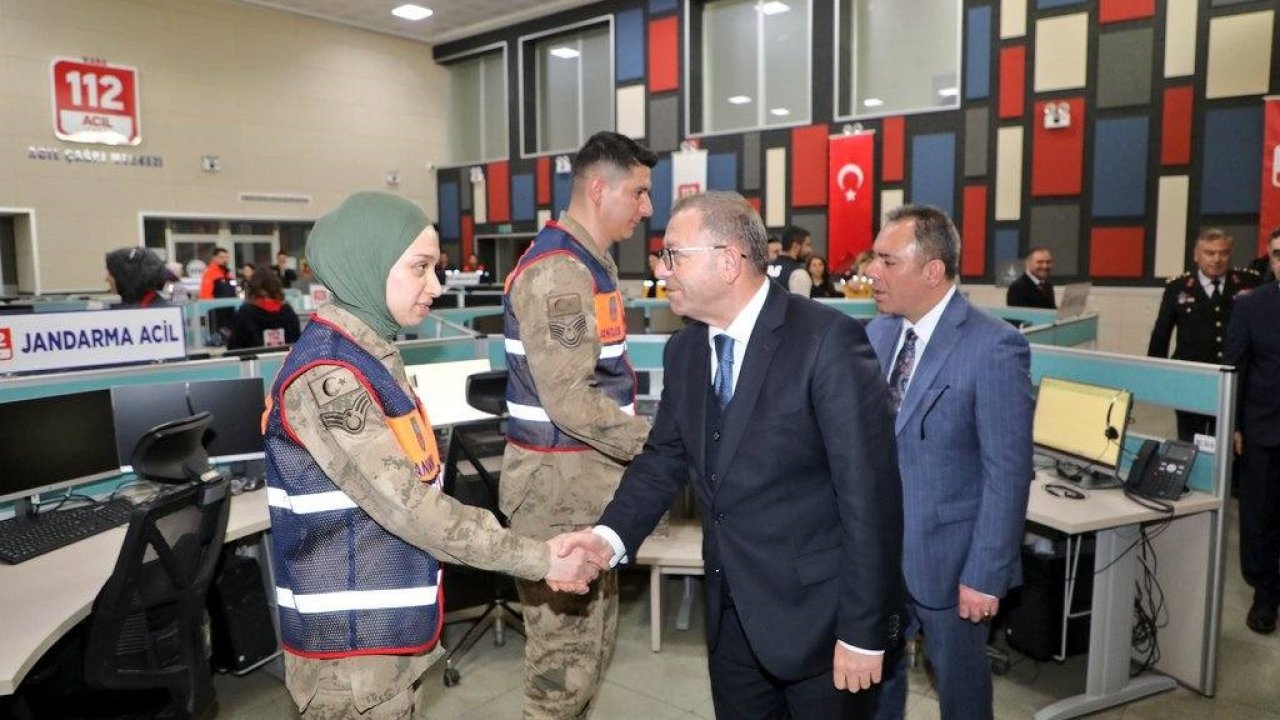 Kars Valisi Ziya Polat’tan 112 Acil Çağrı Merkezi’ne bayram ziyareti