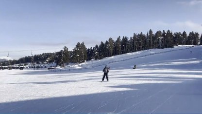 Kars’ta kayak sezonu Nisan’a uzadı
