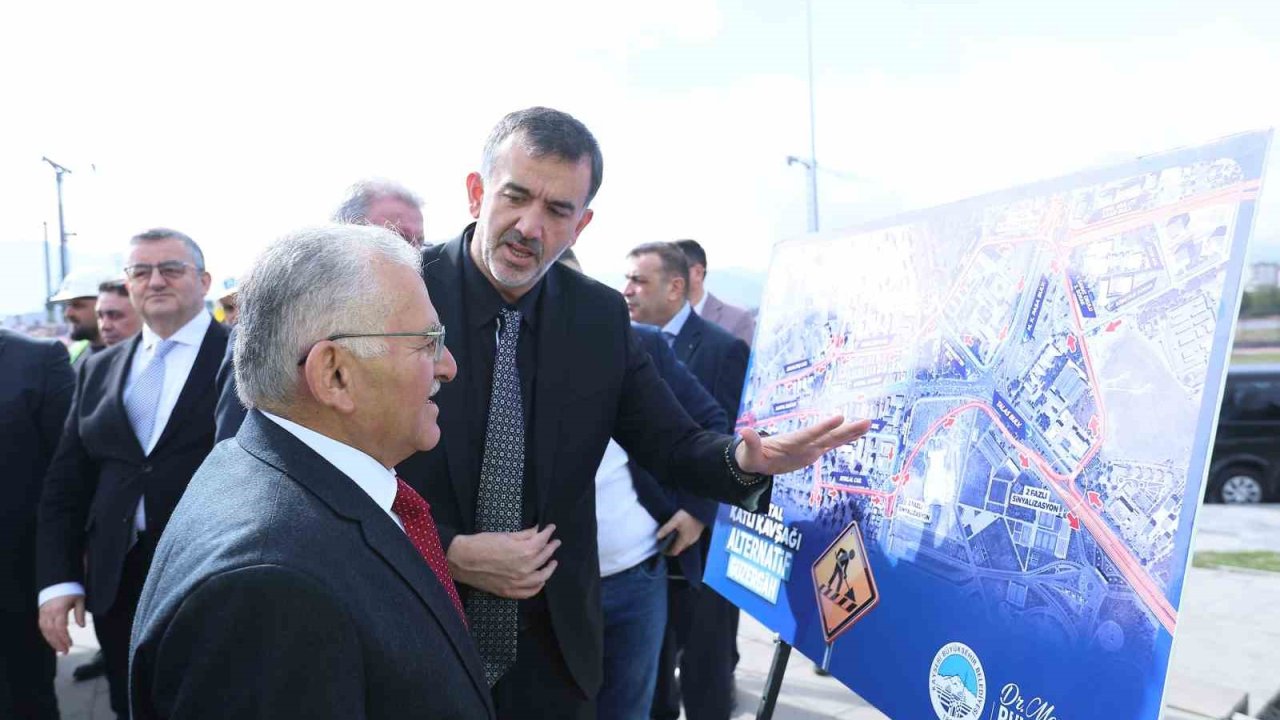 Kartal Kavşağı trafiğe kapanıyor