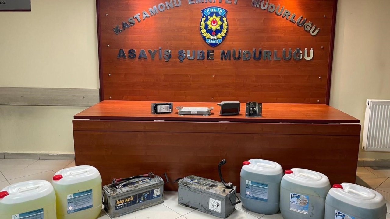 Kastamonu’da iş makinesinden hırsızlık yapan 2 şüpheli yakalandı