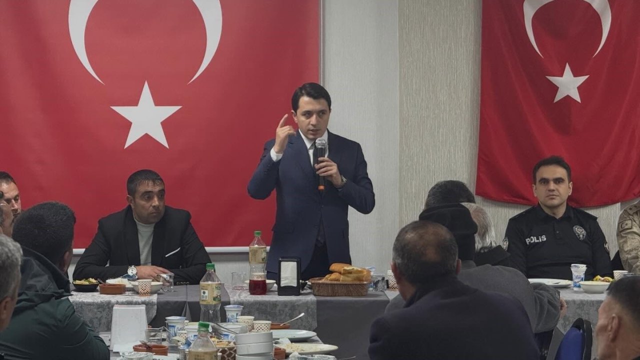 Kaymakam Demirkol, muhtarlar ile iftar programında bir araya geldi
