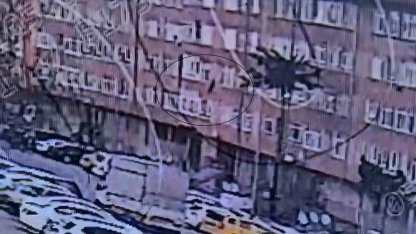 Kayseri’de 5. kattan atlayan bir kişi hayatını kaybetti: O anlar kamerada