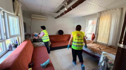 Kepez’den şehit ve gazi evlerinde bayram temizliği