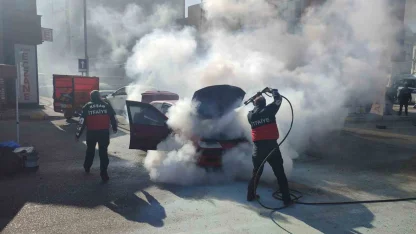 Keşan’da otomobilde çıkan yangın büyümeden söndürüldü