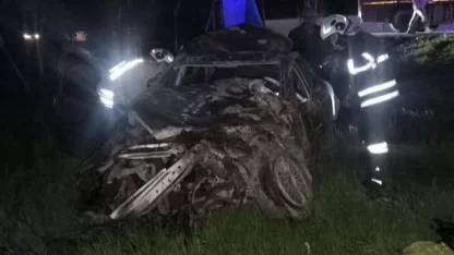 Kırıkhan’da hurdaya dönen otomobilin sürücüsü yaralandı