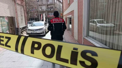 Kırşehir’de husumetli kavgası: Kahvehaneye kurşun sıktı, 2 kişi yaralandı