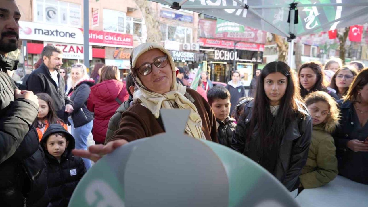 Kocaelispor’dan Kadınlar Günü’nde hediye çarkı etkinliği