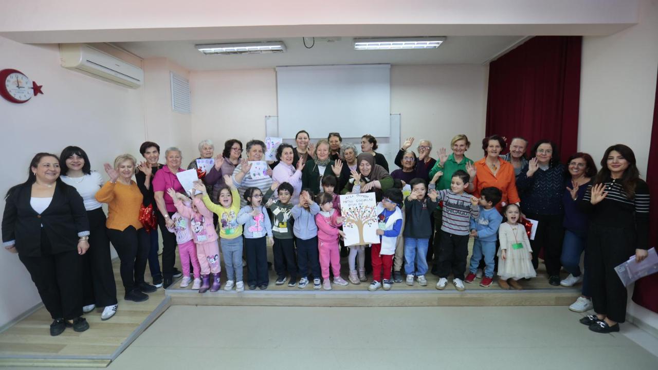 Konak’ın İleri Yaş Merkezi’nde bayram neşesi