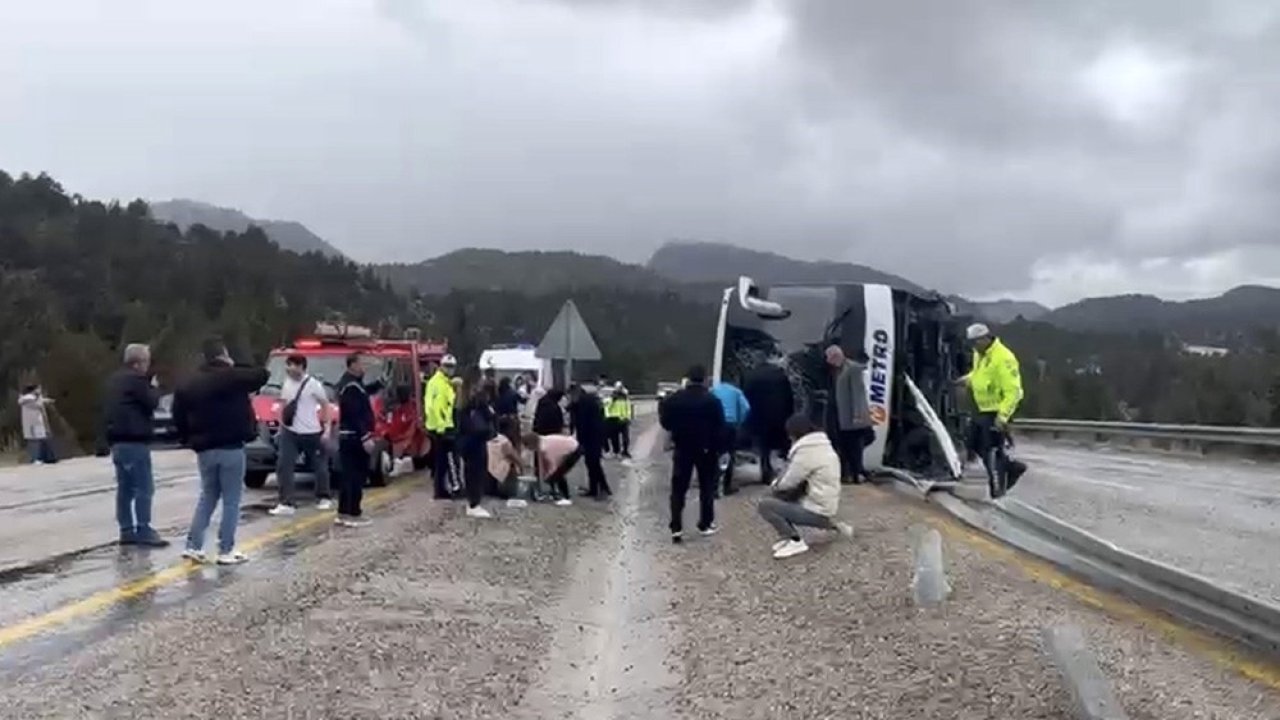 Konya’da yolcu otobüsü devrildi