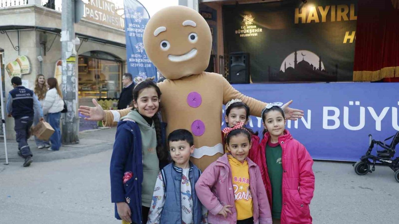 Köşklü çocuklar Büyükşehir’in Ramazan şenliğinde eğlendi