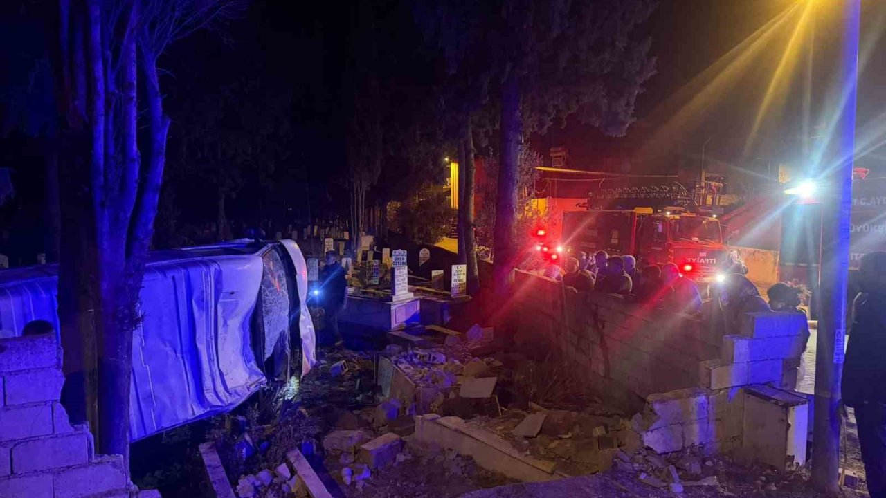 Köşk’te minibüs mezarlığa uçtu: 3 yaralı