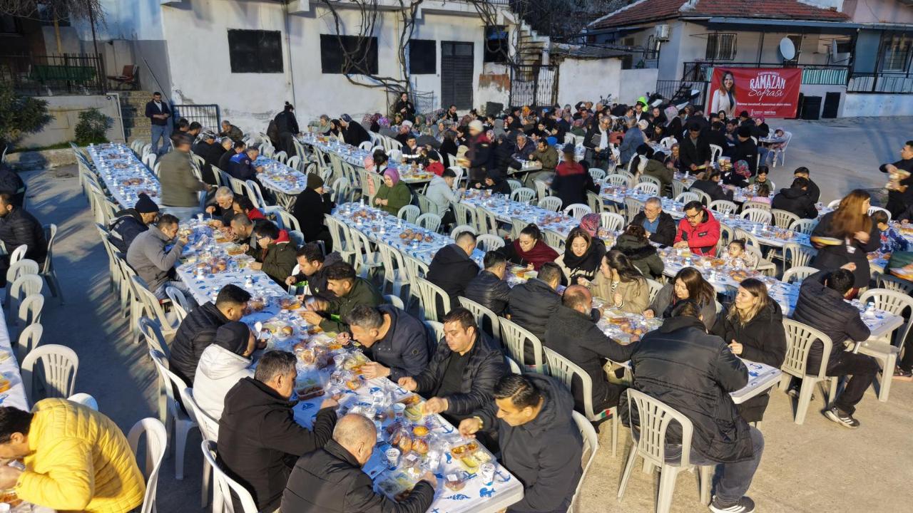 Köy meydanında Ramazan buluşması