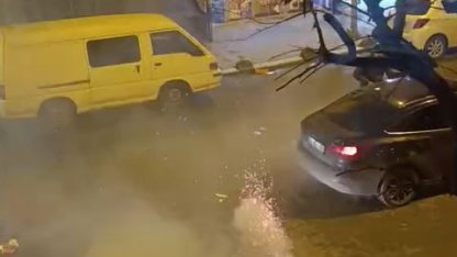 Küçükçekmece’de havai fişekli kutlama sırasında ortalık karıştı