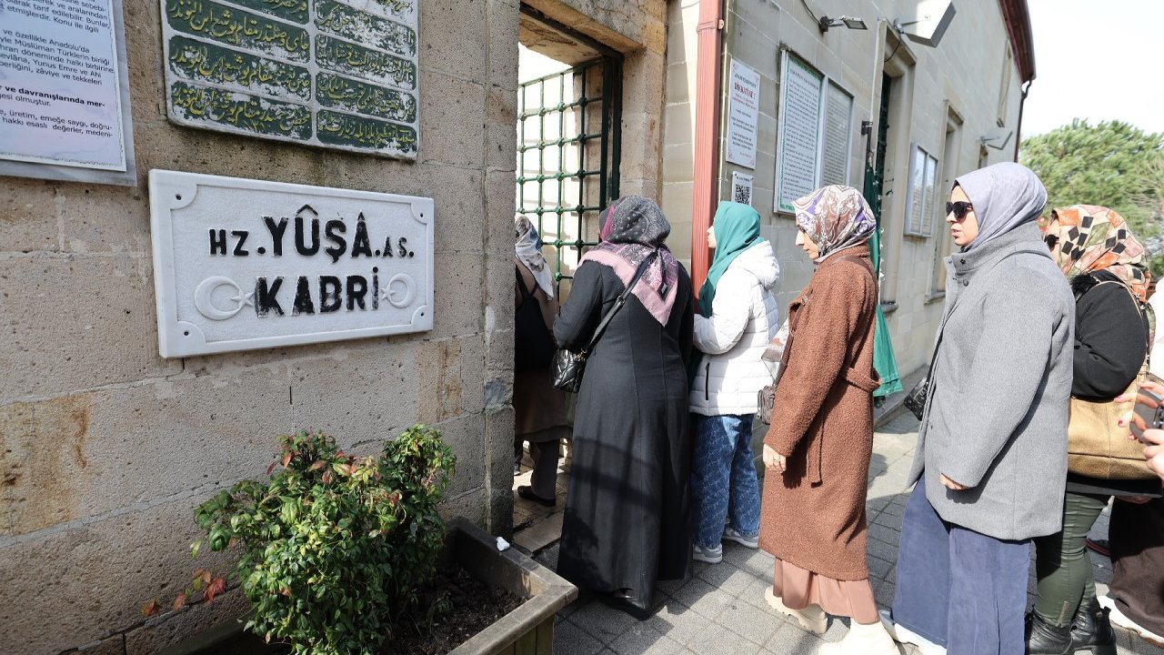 Küçükçekmeceli kadınlar Ramazan ayında Yuşa Tepesi’nde