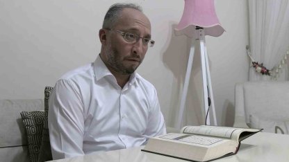 Kur’an-ı Kerim’i ezberlemenin ötesine geçti: Ayetlerin sayfasını ve satırını saniyeler içinde söylüyor