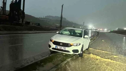 Kurtalan’da maddi hasarlı kaza