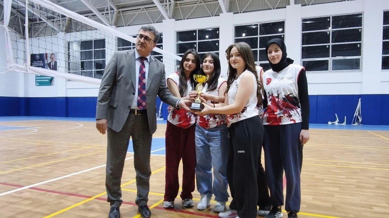 Kurumlar Arası Voleybol Turnuvası sona erdi