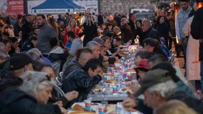 Kuşadası, Başkan Günel için tek yürek oldu