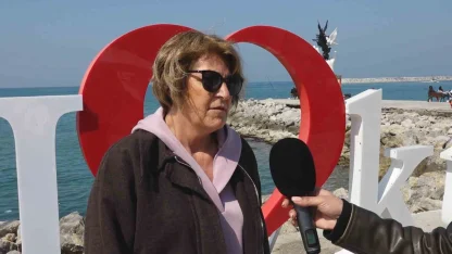 Kuşadası’nda vatandaşlardan Başkan Günel’e destek