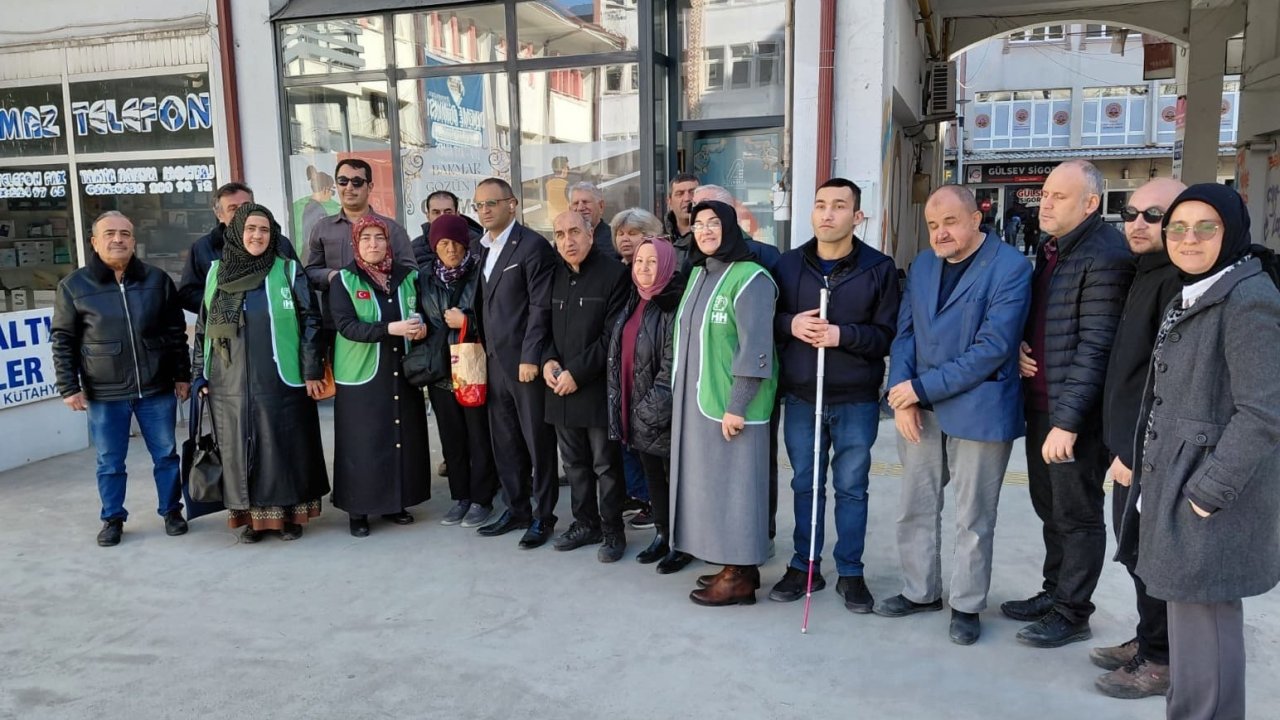 Kütahya’da görme engellilere konuşan saat desteği