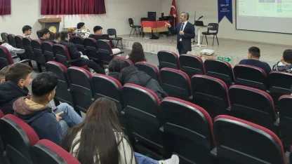 Liseli gençlere kariyer desteği