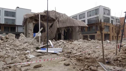 Malatya’da restorasyondaki caminin duvarında göçük meydana geldi: 1 yaralı