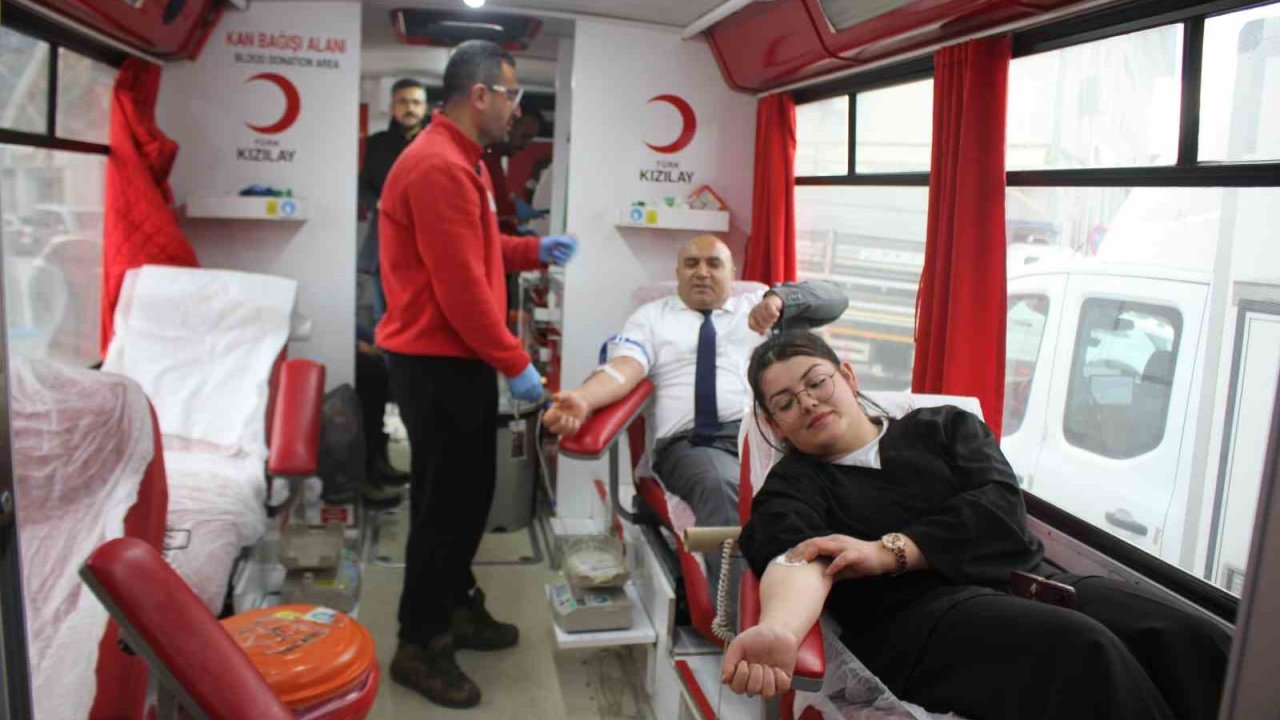 Malazgirt’te kan bağışı kampanyasına yoğun ilgi