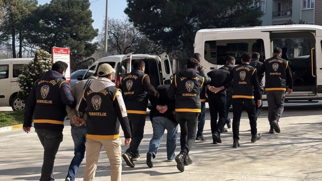 Manisa’daki fabrika hırsızları yakalandı