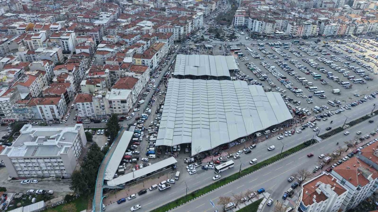 Manisa’nın en büyük pazaryerinin altyapı sorunu çözüme kavuştu