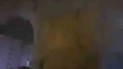 Mardin’de mobilya döşemecisinde çıkan yangın söndürüldü