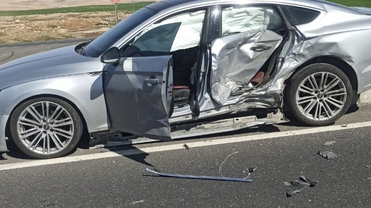 Mardin’de otomobiller çarpıştı: 3 yaralı