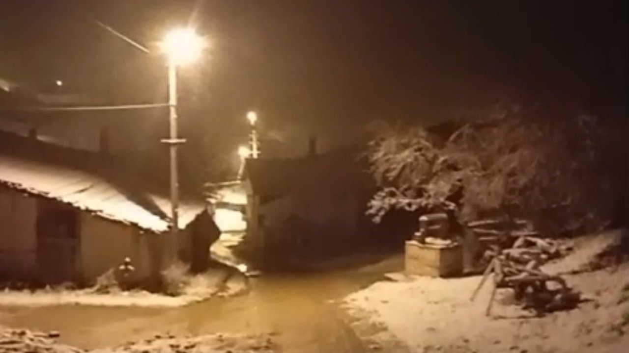 Mart ayında Tavşanlı’ya kar sürprizi