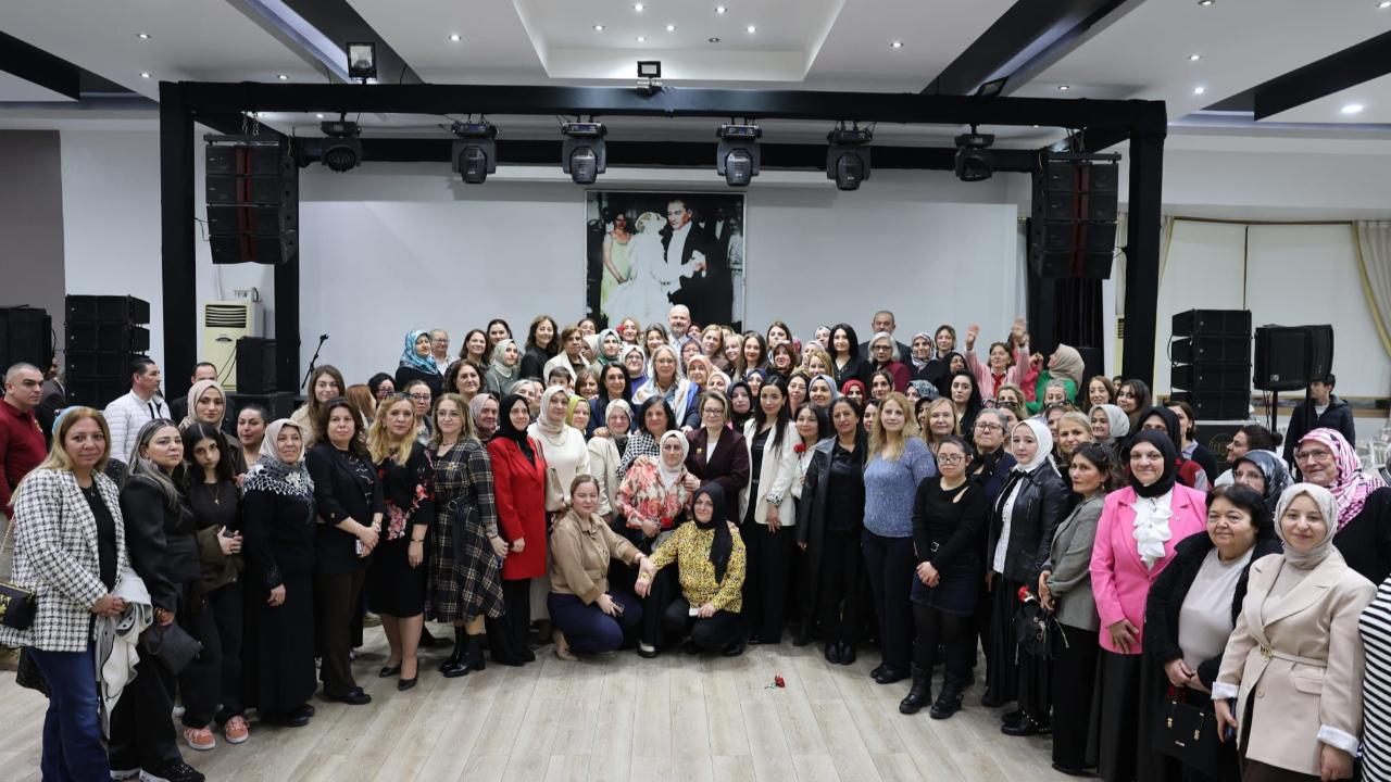 Menemen'de 8 Mart coşkusu yaşandı