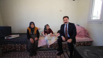 Merhametiyle Türkiye’ye örnek olan 80 yaşındaki anne ve ömrünü adadığı 61 yaşındaki engelli kızının Vali’yle sohbetleri yürekleri ısıttı