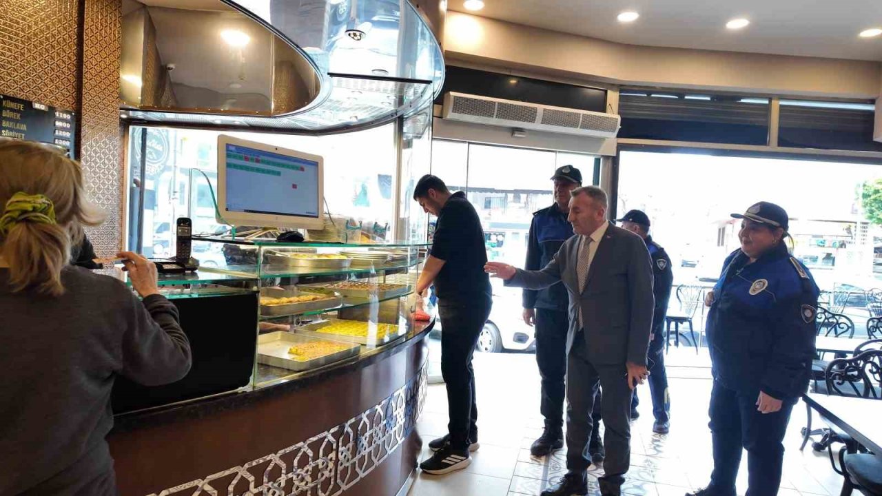 Mersin’de bayram öncesi tatlı denetimi sıklaştırıldı