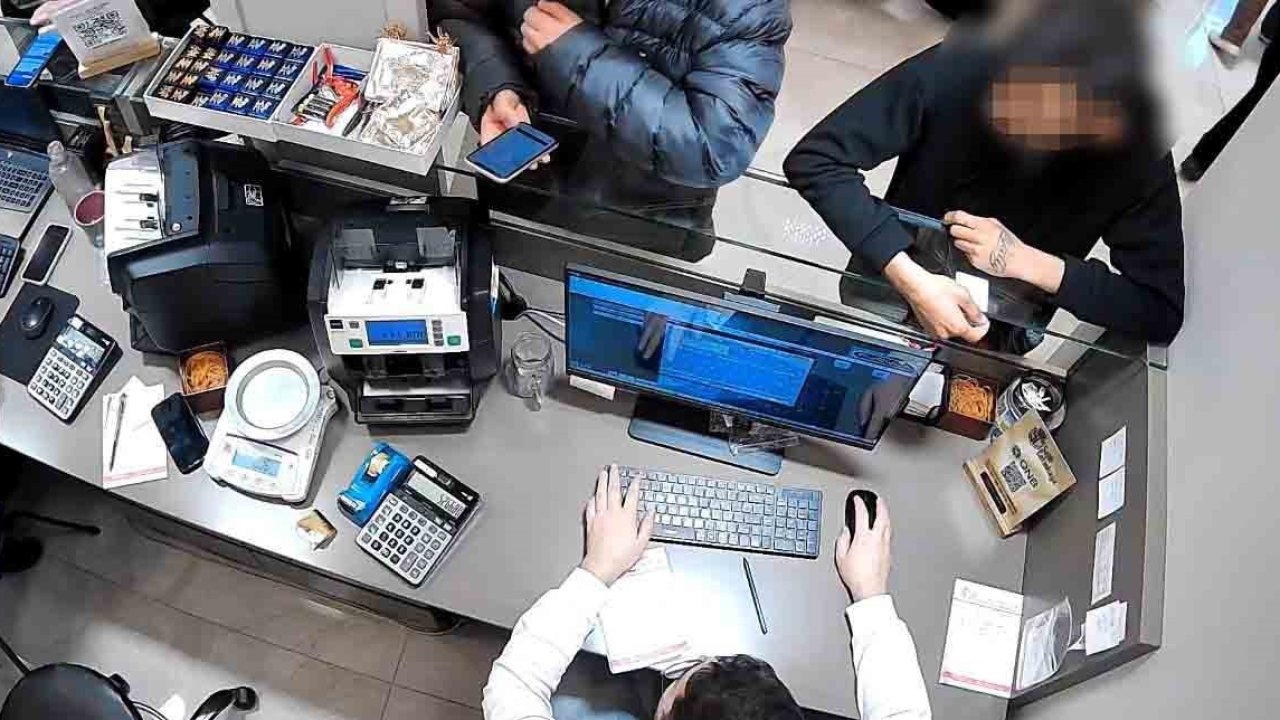 Mersin’de dolandırıcılık şebekesine operasyon: 9 gözaltı