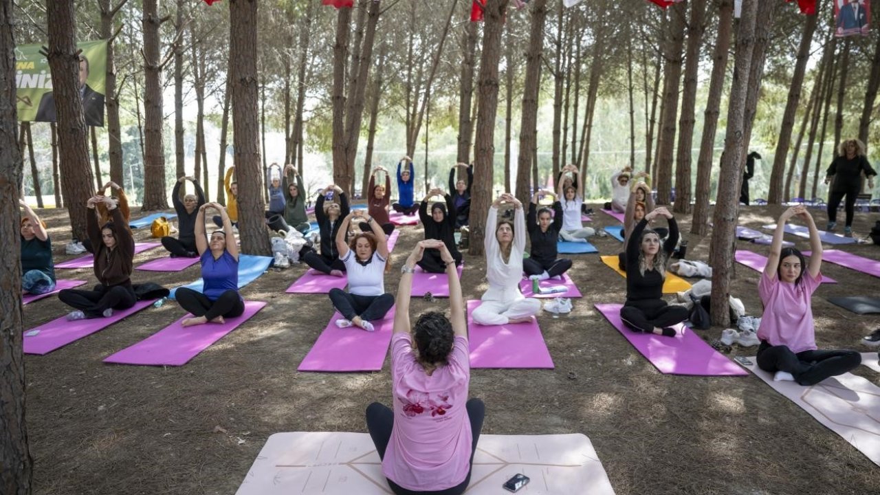 Mersin’de kadınlar doğada yoga ve sanatla buluştu