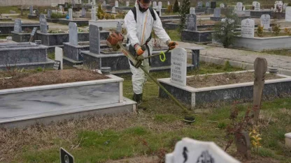 Mezarlıkların bakımları tamamlandı