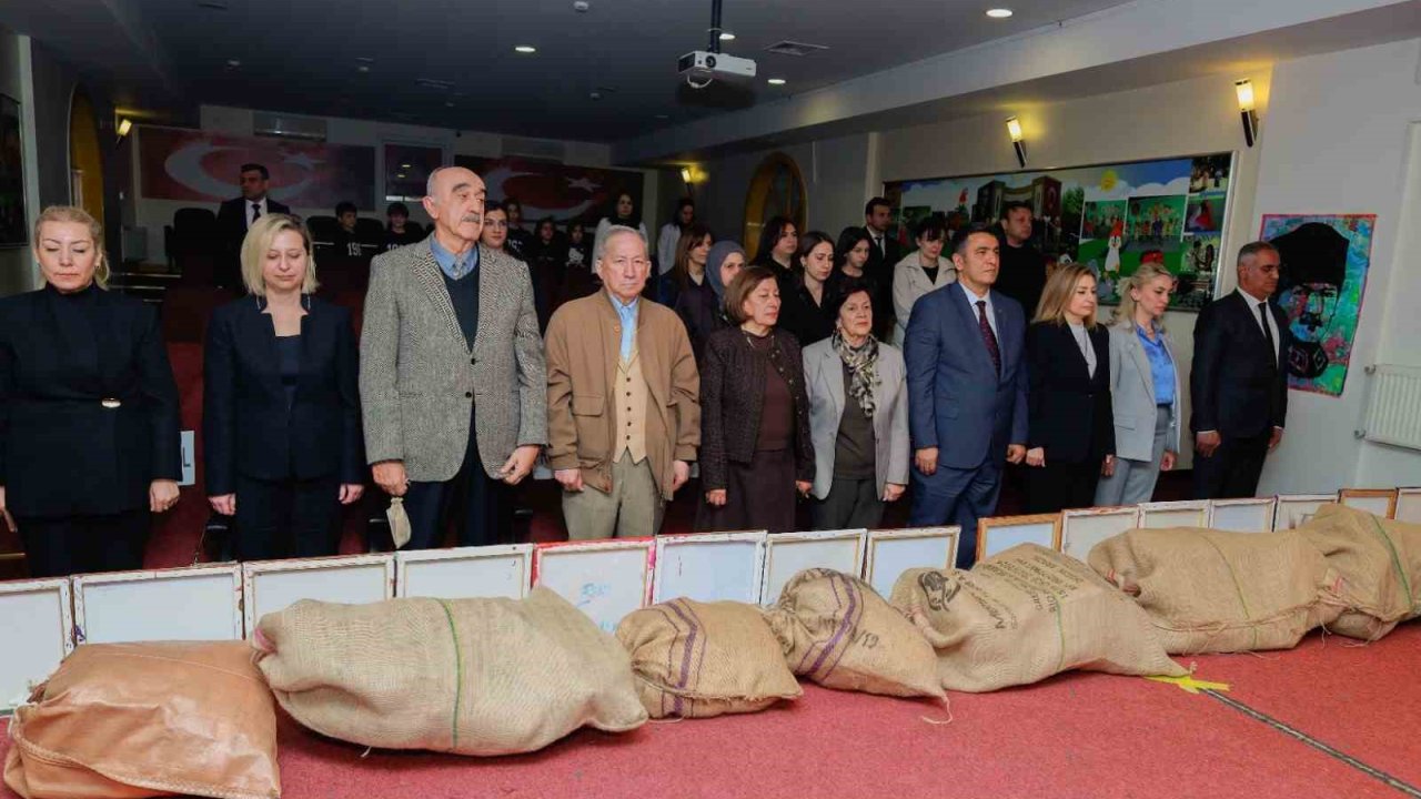 Minik GKV’lilerin ’Analar ve Vatan’ Gösterisi Gururlandırdı