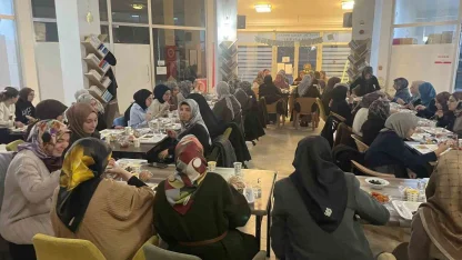 Müftülük personelleri üniversite öğrencileriyle iftarda buluştu