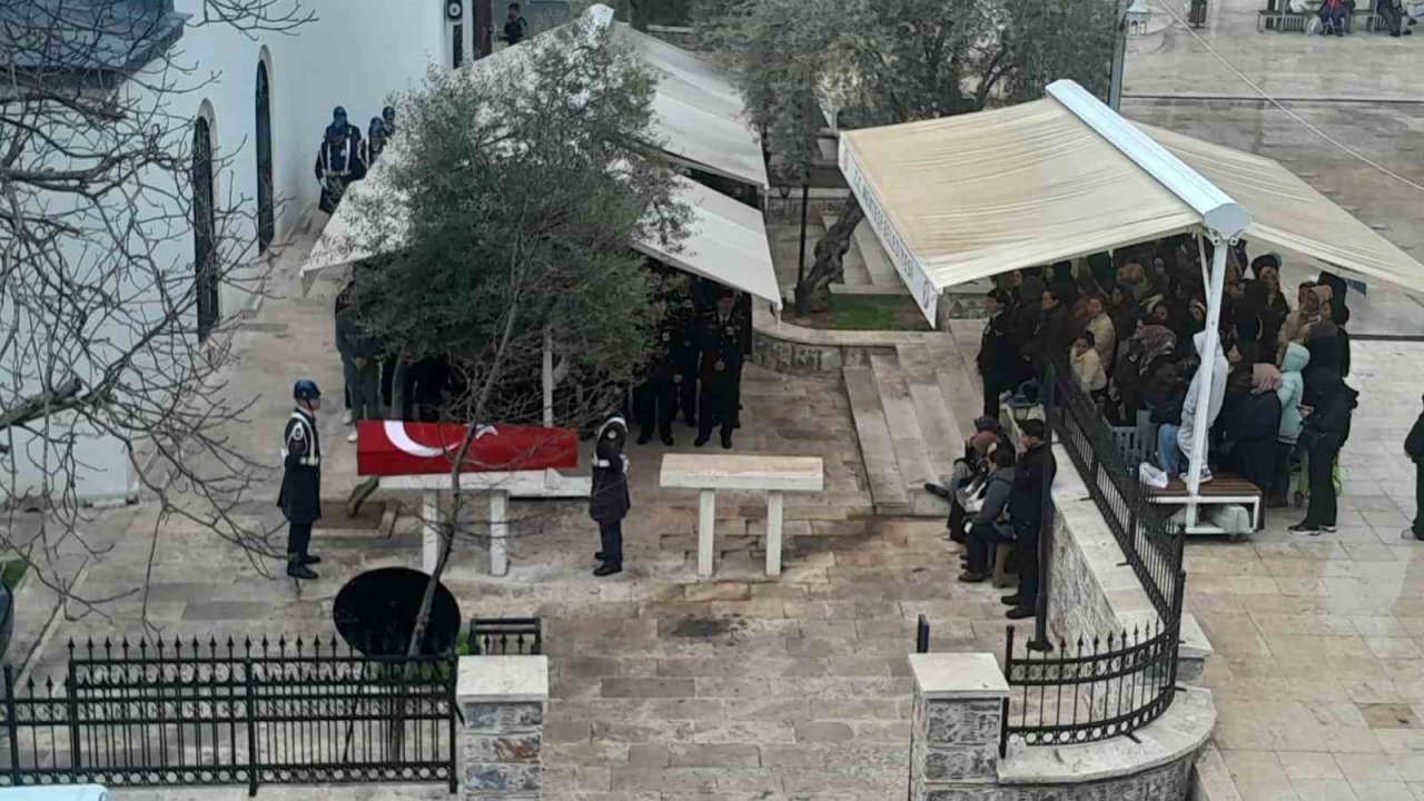 Muğla’da emekli jandarma albay son yolculuğuna uğurlandı